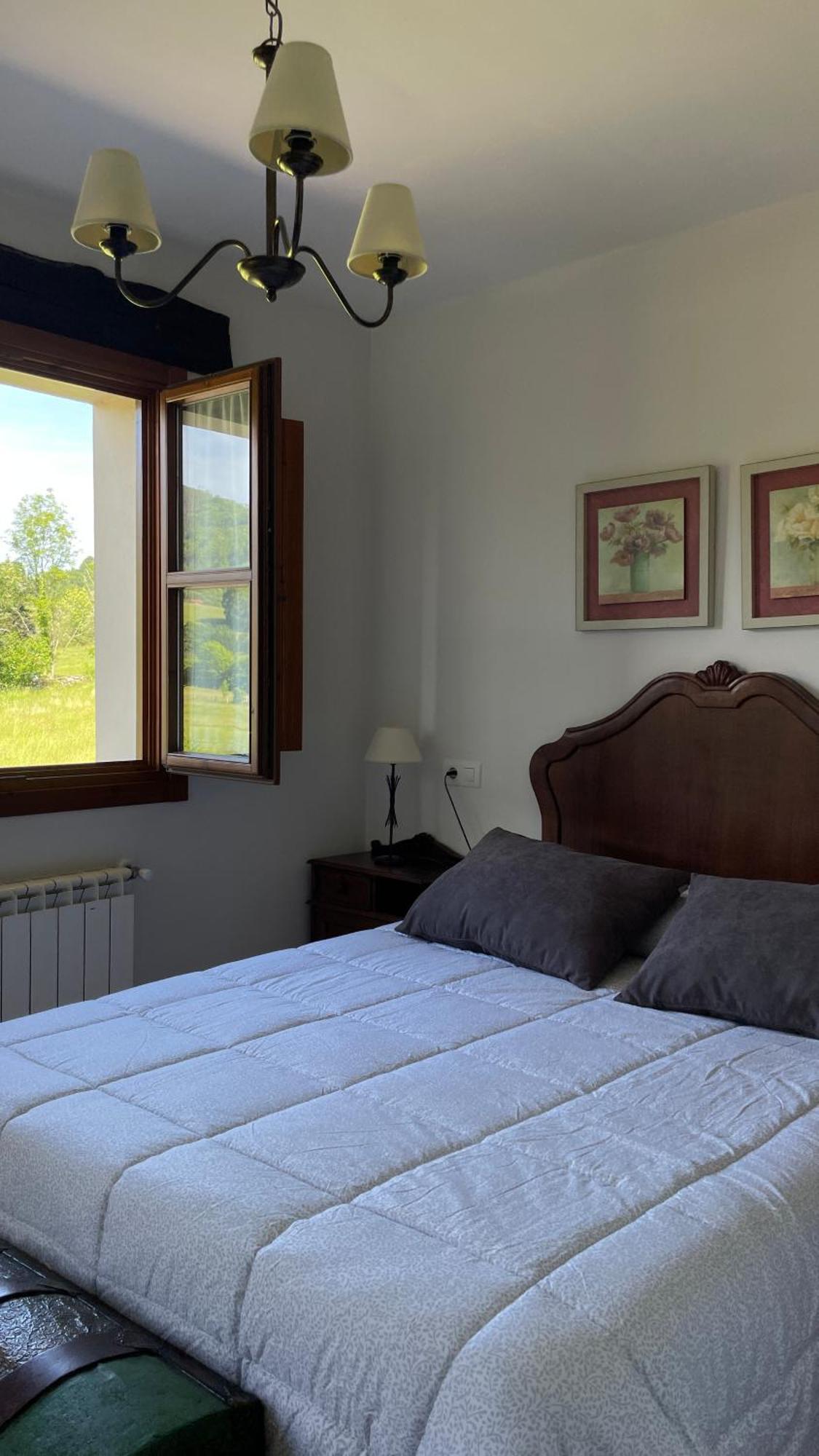 Apartamentos El Picoretu Mestas De Con Eksteriør bilde